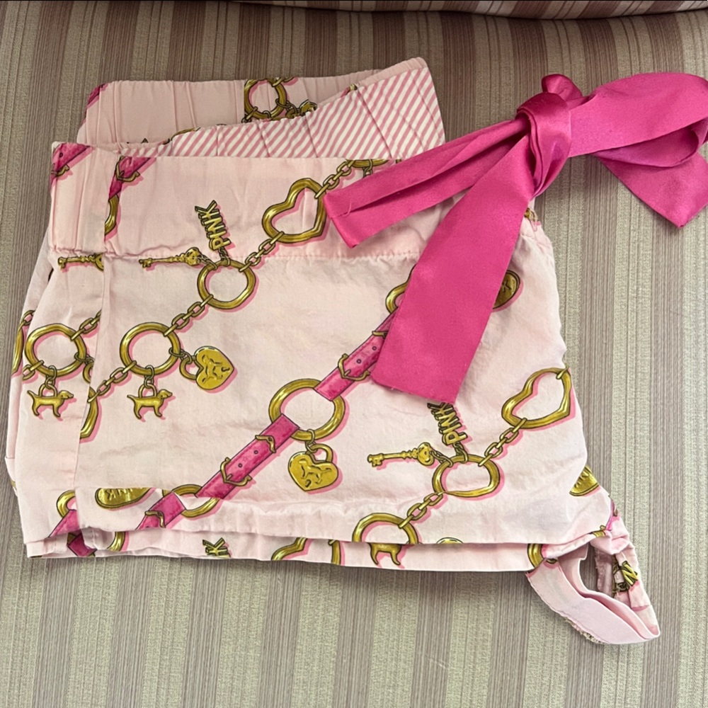 CLOSEOUT SALE ☀️VS VINTAGE 2000 Pink Chain Print Satin PJ shorts